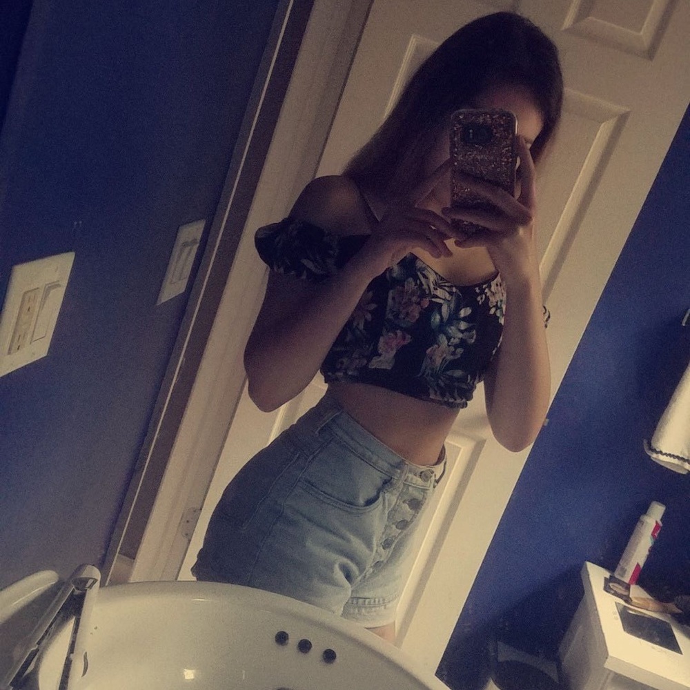 Cold Shoulder Crop Top - Picture 5 of 5